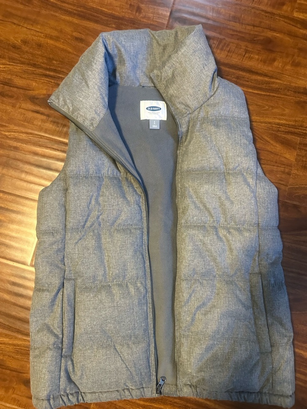 Old Navy Gray Quilted Puffer Vest